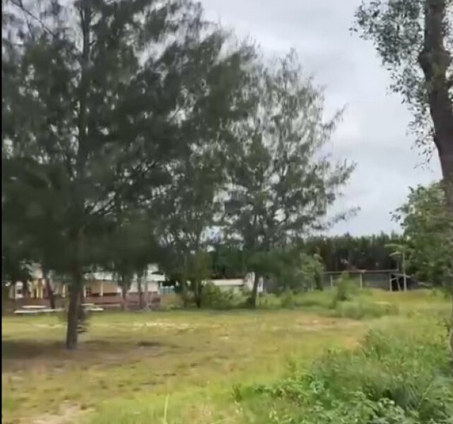 ขายที่ดินพร้อมรีสอร์ท 25-0-75.4 ไร่ (แบ่งขาย) ติดถนนพระรามที่ 2 จ.สมุทรสงคราม