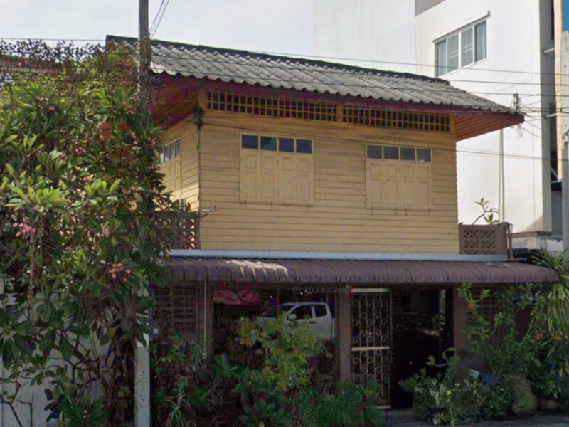 ขายที่ดินพร้อมบ้าน 2 ชั้น 30 ตร.ว. ถ.สังคมสงเคราะห์ ซ.ลาดพร้าว 71 ใกล้ CJ MORE