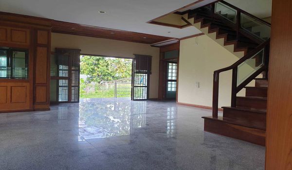 บ้านหรูใจกลางเมืองศรีสะเกษ บนเนื้อที่ 1 ไร่ 1 งาน 49 ตารางวา