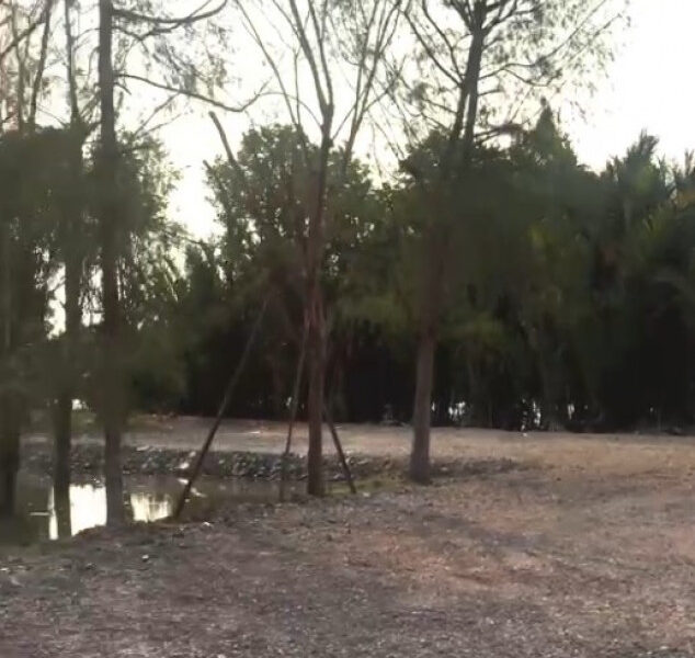ขายที่ดินพร้อมรีสอร์ท 25-0-75.4 ไร่ (แบ่งขาย) ติดถนนพระรามที่ 2 จ.สมุทรสงคราม