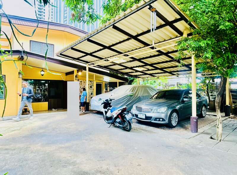 ขาย ที่ดิน สาทร ติดถนนนราธิวาส เนื้อที่ 99 ตรว