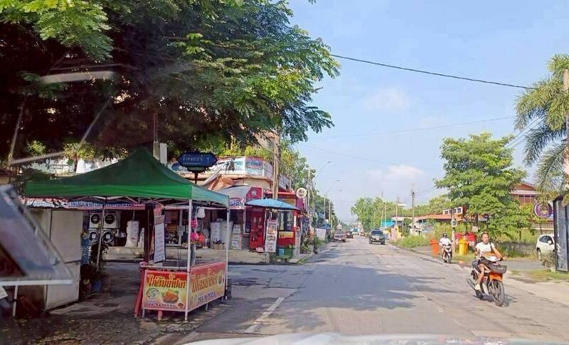 ขายที่ดินหลังสนามหลวง 2 เนื้อที่ 1 ไร่ ติดถนนคอนกรีต ถมสูงกว่าถนน ซ.ทวีวัฒนา 9 เขตตลิ่งชัน กทม.