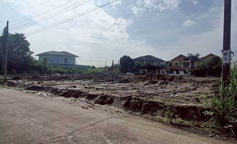 ขายที่ดินหลังสนามหลวง 2 เนื้อที่ 1 ไร่ ติดถนนคอนกรีต ถมสูงกว่าถนน ซ.ทวีวัฒนา 9 เขตตลิ่งชัน กทม.