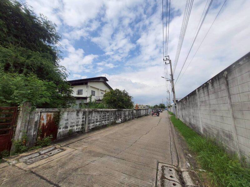 ขายถูกมากที่ดินหนองแขม 3 ไร่ 3 งาน 51 ตรว ติดถนนคอนกรีตสาธารณะ เลียบคลองภาษีเจริญฝั่งเหนือ 10 กทม.