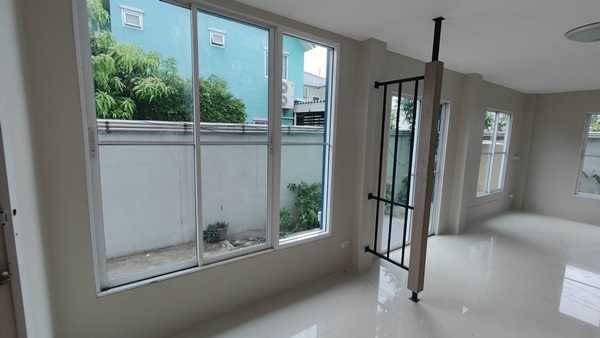 ให้เช่าทาวน์โฮม คลอง4 ลำลูกกา ปทุมธานี 20 ตร.ว สภาพใหม่พร้อมเข้าอยู่ โทร 088-2523771