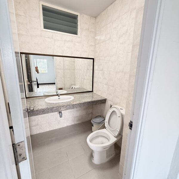 ให้เช่า ทาวเฮ้าส์ 3ชั้น 3ห้องนอน หมู่บ้าน สินทวีแกรนด์วิลเลจน์ รีโนเวท บ้านพร้อมอยู่ บ้านเปล่า โทร 0818218151