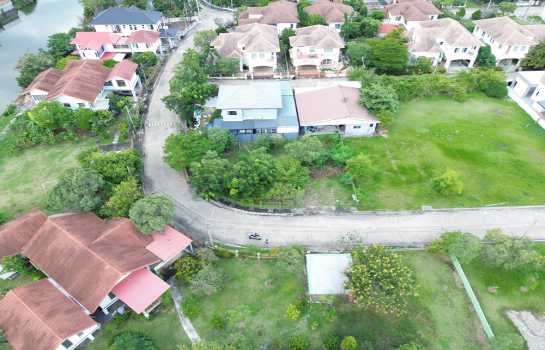 โอกาสทอง! ที่ดินแปลงมุมวิวทะเลสาบ สารินซิตี้ 127.1 ตร.วา ราคาดีที่สุด เหมาะสร้างบ้านหรูทันที!