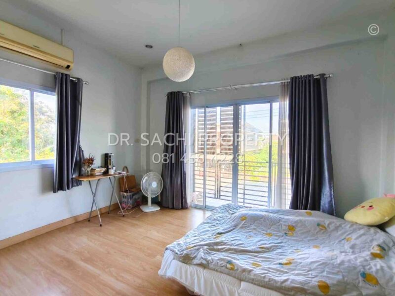 ขายที่ดินพร้อมสิ่งปลูกสร้าง ทาวน์โฮม 2 ชั้น 39.1 ตรว. หลังมุม สภาพสวยพร้อมอยู่ ทำเลดี ใกล้ Global House ลำพูน