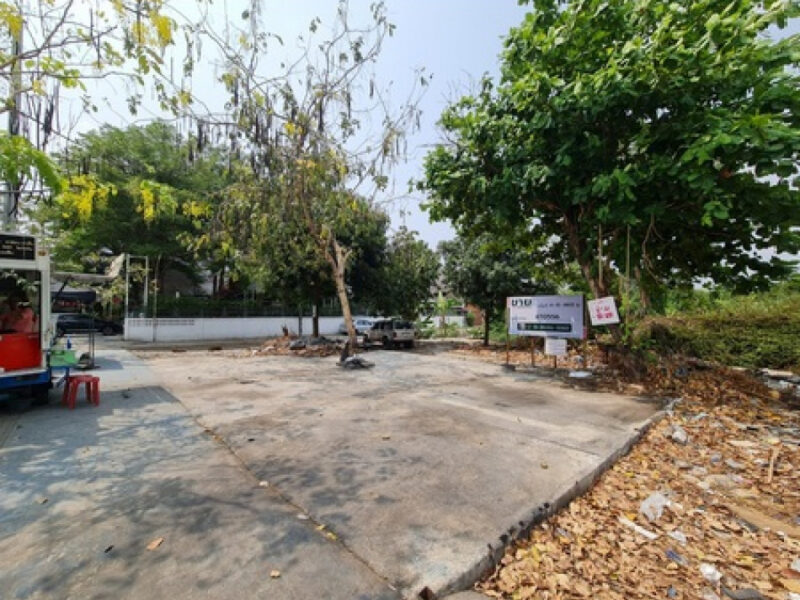 ขาย ที่ดิน ติวานนท์ ติดถนนเรวดี เนื้อที่ 4 ไร่ 44 ตรว