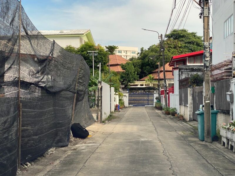 ขายที่ดินแปลงเล็ก 50 ตารางวา ปรีดี 20 สุขุมวิท 71 พร้อมแบบบ้านหรูมีลิฟต์