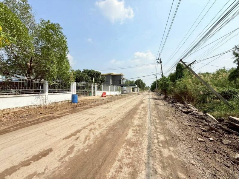 ขายด่วนที่ดินซอยโรงพยาบาลลาดหลุมแก้ว 200 ตรว ติดถนนลาดยางสาธารณะ ถมแล้ว ถ.เทศบาล 2 จ.ปทุมธานี