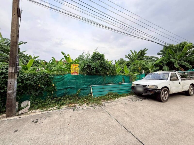 ขายด่วนที่ดินใกล้รถไฟฟ้าสีชมพู 98 ตรว ติดถนนคอนกรีตสาธารณะ ถมแล้ว ซ.รามอินทรา 8 แยก 12