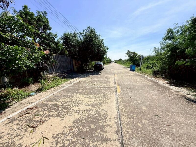 ขายถูกที่ดินตำบลศาลากลาง 84 ตรว ติดถนนคอนกรีต ถมแล้วบางส่วน ซ.นุ่มประสงค์ 1 อ.บางกรวย จ.นนทบุรี