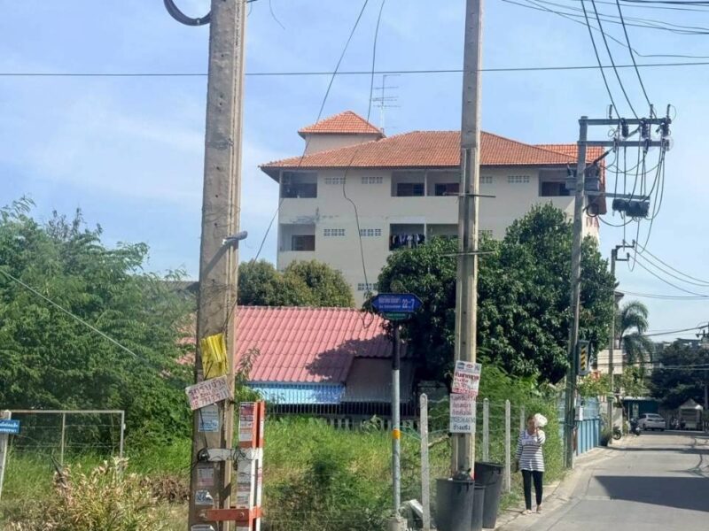 ขายที่ดินใกล้รถไฟฟ้าสายสีม่วง 79 ตรว ติดถนนคอนกรีต ถมแล้ว ซ.รัตนาธิเบศร์ 22 แยก 7 เมืองนนท์