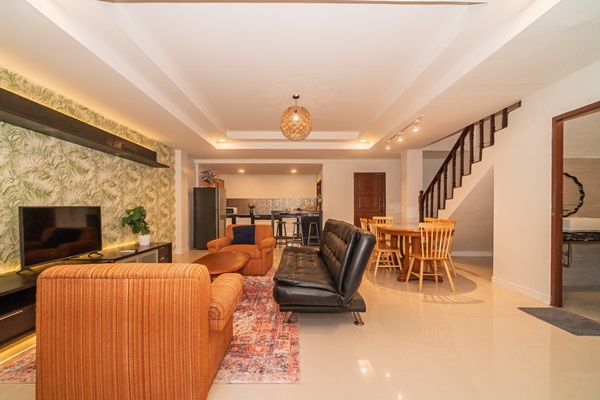 Tropical House - ปล่อยเช่าบ้านใจกลางทองหล่อ ซอย 25 ทาวน์โฮมหรู 5 ชั้น ทำเลเยี่ยม พร้อมดาดฟ้าส่วนตัว โทร 092-6397963