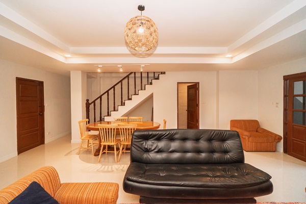 Tropical House - ปล่อยเช่าบ้านใจกลางทองหล่อ ซอย 25 ทาวน์โฮมหรู 5 ชั้น ทำเลเยี่ยม พร้อมดาดฟ้าส่วนตัว โทร 092-6397963