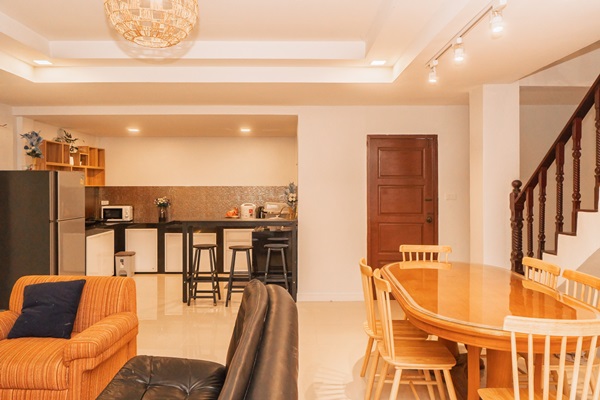 Tropical House - ปล่อยเช่าบ้านใจกลางทองหล่อ ซอย 25 ทาวน์โฮมหรู 5 ชั้น ทำเลเยี่ยม พร้อมดาดฟ้าส่วนตัว โทร 092-6397963