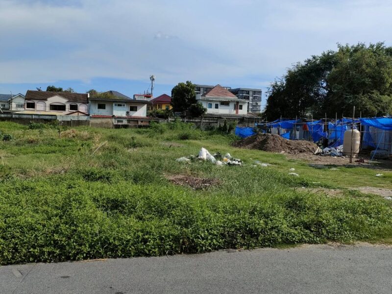 ให้เช่าที่ดินเปล่าถมแล้วในถนนนวลจันทร์ กรุงเทพมหานคร