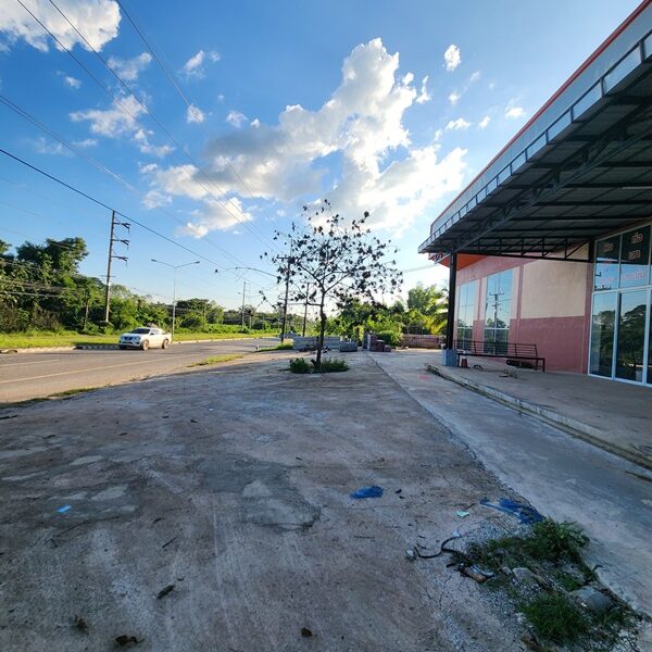 อาคารโกดังให้เช่า เมืองหนองคาย 800ตรม สูง 9เมตร ติดถนนใหญ่ พระธาตุบังพวน ทางไปหนองสองห้อง โทร 0993902641