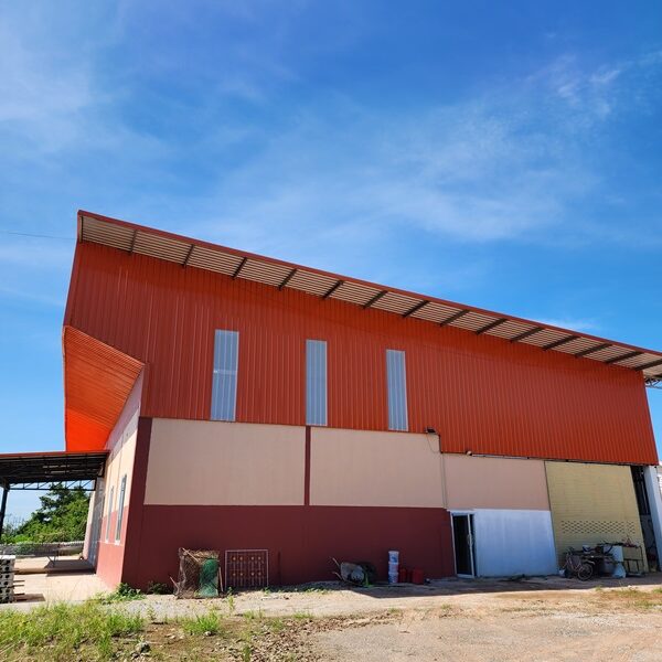 อาคารโกดังให้เช่า หนองคาย 800ตรม สูง 9เมตร ติดถนนใหญ่ พระธาตุบังพวน ทางไปหนองสองห้อง หนองคาย โทร 099-3902641