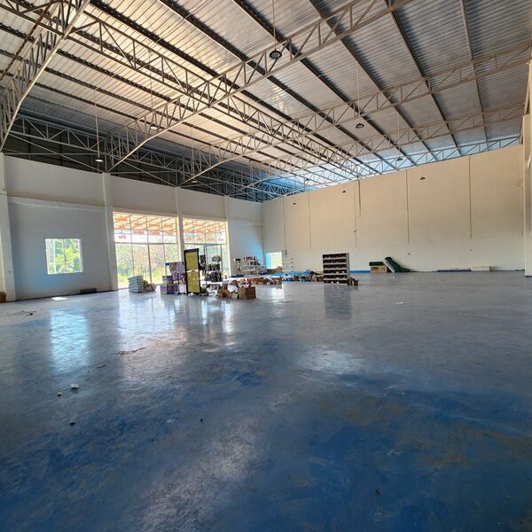 อาคารโกดังให้เช่า หนองคาย 800ตรม สูง 9เมตร ติดถนนใหญ่ พระธาตุบังพวน ทางไปหนองสองห้อง หนองคาย โทร 099-3902641