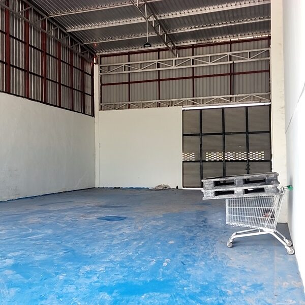 อาคารโกดังให้เช่า หนองคาย 800ตรม สูง 9เมตร ติดถนนใหญ่ พระธาตุบังพวน ทางไปหนองสองห้อง หนองคาย โทร 099-3902641