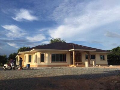 ให้เช่าบ้านเดี่ยว พื้นที่ 1 ไร่ อ.พนัสนิคม จ.ชลบุรี ใกล้ร้านสะดวกซื้อ 7/11 มินิบิ๊กซี โลตัส ซีเจ โทร 0879556066