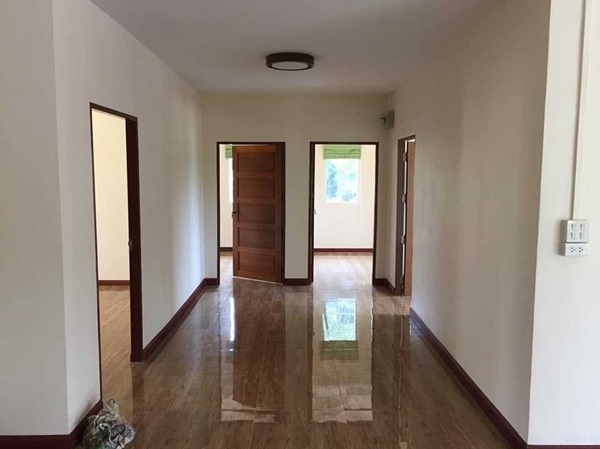 ให้เช่าบ้านเดี่ยว พื้นที่ 1 ไร่ อ.พนัสนิคม จ.ชลบุรี ใกล้ร้านสะดวกซื้อ 7/11 มินิบิ๊กซี โลตัส ซีเจ โทร 0879556066