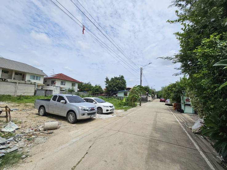 ขายที่ดิน ซอยติวานนท์24 แยก11 ถมแล้วบางส่วน ใกล้สถานีรถไฟฟ้าแคราย