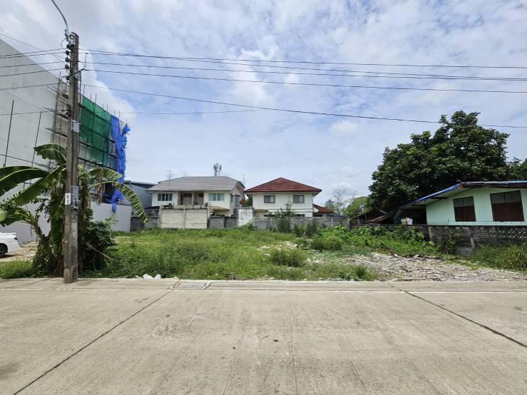 ขายที่ดิน ซอยติวานนท์24 แยก11 ถมแล้วบางส่วน ใกล้สถานีรถไฟฟ้าแคราย