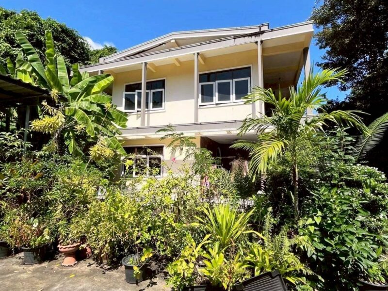 ขายที่ดินพร้อมบ้าน ขนาด 196 ตร.ว. ซอยปรีดีพนมยงค์ 37 (สุขุมวิท 71) แขวงพระโขนงเหนือ เขตวัฒนา กรุงเทพฯ