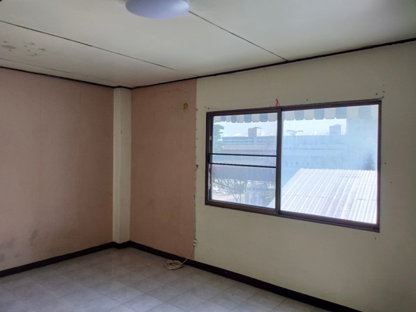 ขายด่วน! ทาวน์เฮ้าส์ เชียงใหม่ 3 ชั้น 3 ห้องนอน ทำเลดี ราคาพิเศษ เจ้าของขายเอง โทร 088-2852080