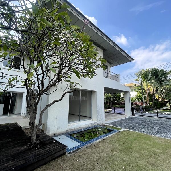 ขายบ้าน 2 ชั้น หมู่บ้าน โนเบิลทารา งามวงศ์วาน เมืองนนทบุรี หน้าโครงการติดสถานีรถไฟฟ้า Tel 089-8578865