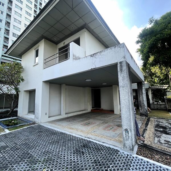 ขายบ้าน 2 ชั้น หมู่บ้าน Noble Tara Ngamwongwan เมืองนนทบุรี หน้าโครงการติดสถานีรถไฟฟ้า Tel 089-8578865