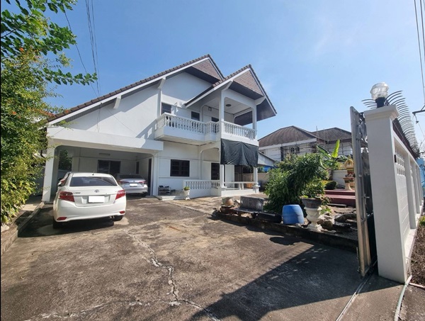 ขายบ้านเดี่ยว 2 ชั้น ปากน้ำ ตรงข้าม รพ.สมุทรปราการ ทำเลดี เดินทางสะดวก โทร 0813436920 เจ้าของขายเอง