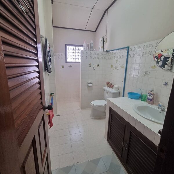 ขายบ้านเดี่ยว 2 ชั้น ปากน้ำ ตรงข้าม รพ.สมุทรปราการ ทำเลดี เดินทางสะดวก โทร 0813436920 เจ้าของขายเอง