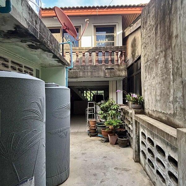 ขายอาคารพาณิชย์ 2 ชั้น ภูเก็ต 48 ตรว. ติดถนนเชิงทะเล ทำเลทอง เจ้าของขายเอง-ต่อรองได้ โทร 065-8785994