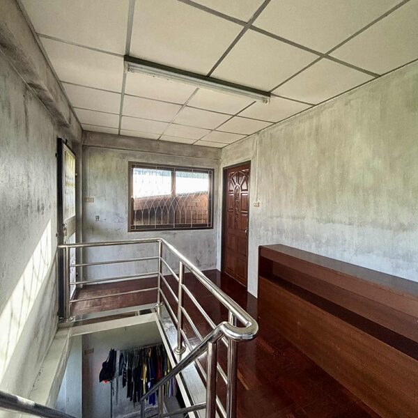 ขายตึก อาคารพาณิชย์ 2 ชั้น ถลาง ภูเก็ต ติดถนนเชิงทะเล ทำเลทอง เหมาะทำธุรกิจหลายรูปแบบ โทร 065-8785994