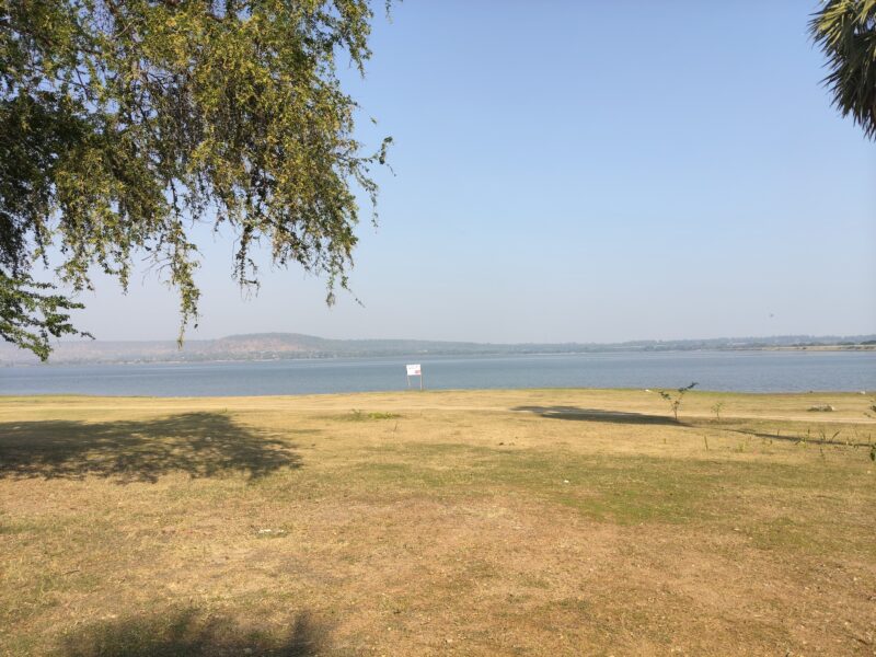 ขายที่ดินริมอ่างเก็บน้ำลำสำลาย วิวทะเลสาบ