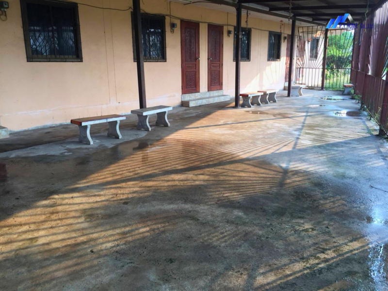 ขายที่ดินนครนายกพร้อมอาคารห้องเช่า 11 ห้อง ทำเลดี ติดถนนใหญ่