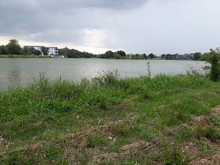 ขายที่ดินเปล่าติดทะเลสาบขนาดใหญ่ พื้นที่ 235 ตารางวา อยู่ในโครงการหมู่บ้านเดอะลากูน 1 สามโคกปทุมธานี