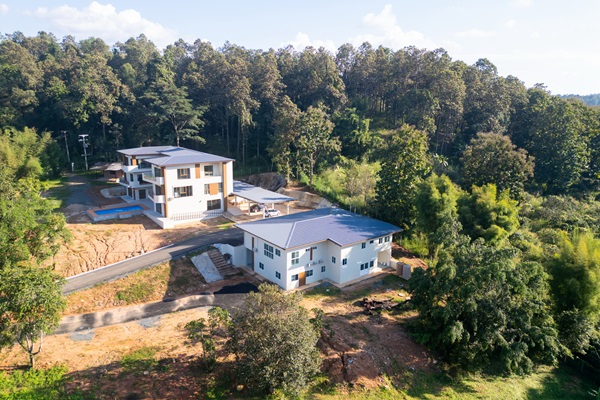 ขายที่ดิน พร้อมอาคาร วิวทะเลหมอก ทำเลศักยภาพ ดอยสะเก็ด – เชียงใหม่ บนเนื้อที่ 5 ไร่กว่า โทร 087-8783536