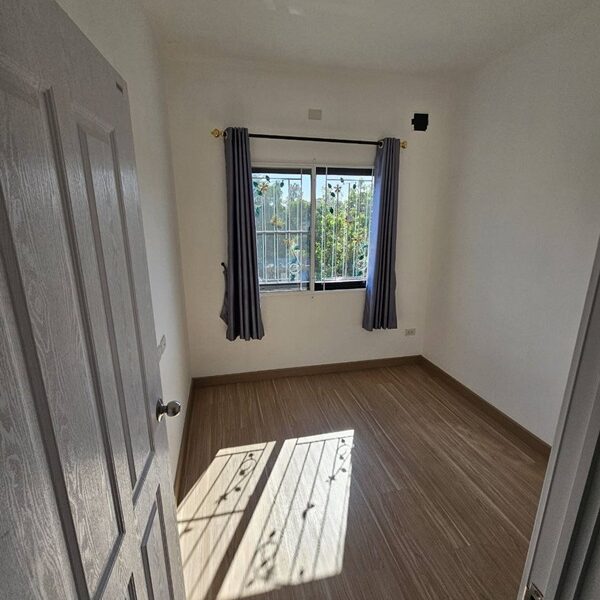 ขายด่วน บ้านทาวเฮ้าส์ หมู่บ้านศิวาลัย บางสมัคร บางปะกง ฉะเชิงเทรา สภาพใหม่ เนื้อที่ 42 ตรว. โทร 0632359638