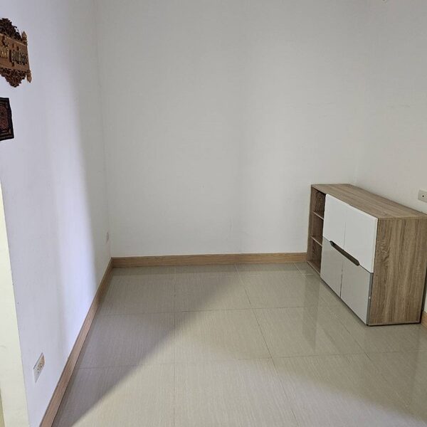 ขายด่วน บ้านทาวเฮ้าส์ หมู่บ้านศิวาลัย บางสมัคร บางปะกง ฉะเชิงเทรา สภาพใหม่ เนื้อที่ 42 ตรว. โทร 0632359638