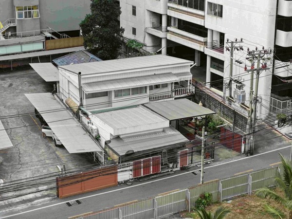 ขายบ้าน พร้อมร้านอาหาร 2 ชั้น เอกมัย-สุขุมวิท 42 ใกล้ BTS ทำเลหายาก ใจกลางเมือง โทร 089-0663888