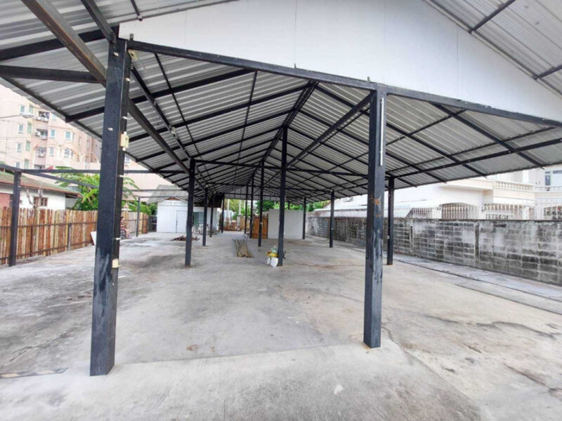 ให้เช่า ที่ดินหัวมุม 109 ตร.วา พร้อมโครงเหล็ก หลังคา ห้องน้ำ ซอย 20 มิถุนา ใกล้ MRT สุทธิสาร ทำเลทองโซนชุมชน