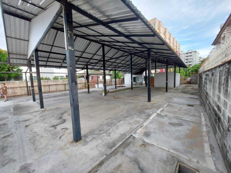 ให้เช่า ที่ดินหัวมุม 109 ตร.วา พร้อมโครงเหล็ก หลังคา ห้องน้ำ ซอย 20 มิถุนา ใกล้ MRT สุทธิสาร ทำเลทองโซนชุมชน