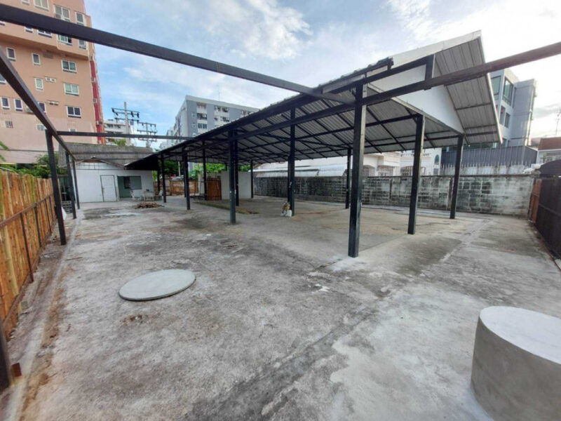 ให้เช่า ที่ดินหัวมุม 109 ตร.วา พร้อมโครงเหล็ก หลังคา ห้องน้ำ ซอย 20 มิถุนา ใกล้ MRT สุทธิสาร ทำเลทองโซนชุมชน