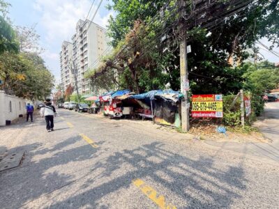 ขายที่ดินทำเลดี 570 ตรว ติดถนนคอนกรีต แปลงมุม ซ.ลาดพร้าว 87แยก7 เขตวังทองหลาง กรุงเทพ