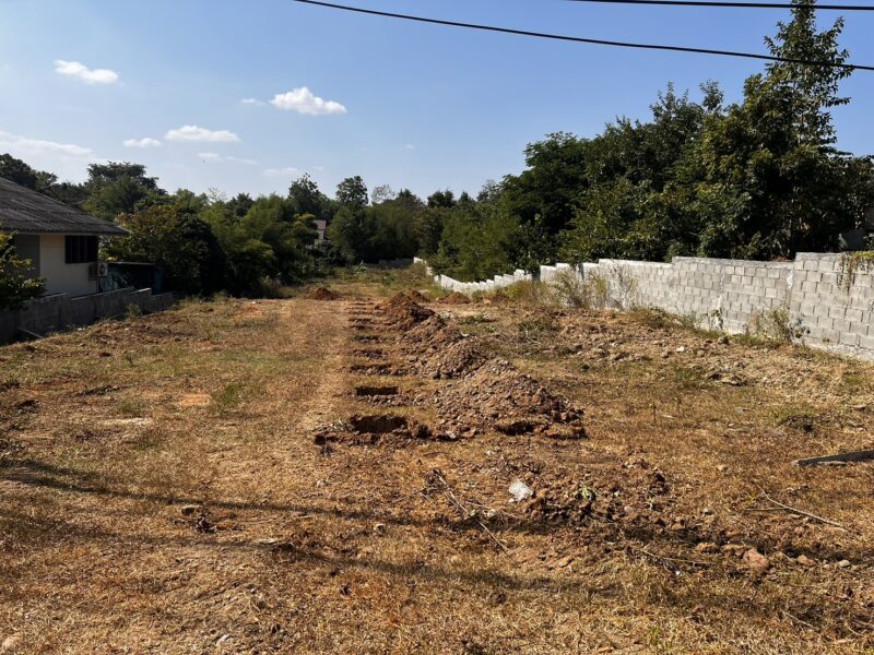 ใจกลางชุมชน ล้อมรอบด้วย โรงเรียน,โรงพยาบาล, สนง.เทศบาล สนง.อบต, สถานีตำรวจ, ไปรษณีย์, ตลาดสดเทศบาล, 7-11, Big C, Lotus 📌 เหมาะทำร้านค้าทั่วไป ร้านอาหาร รีสอร์ท บริษัทขนส่ง ศูนย์กระจายสินค้า โกดังเก็บสินค้า